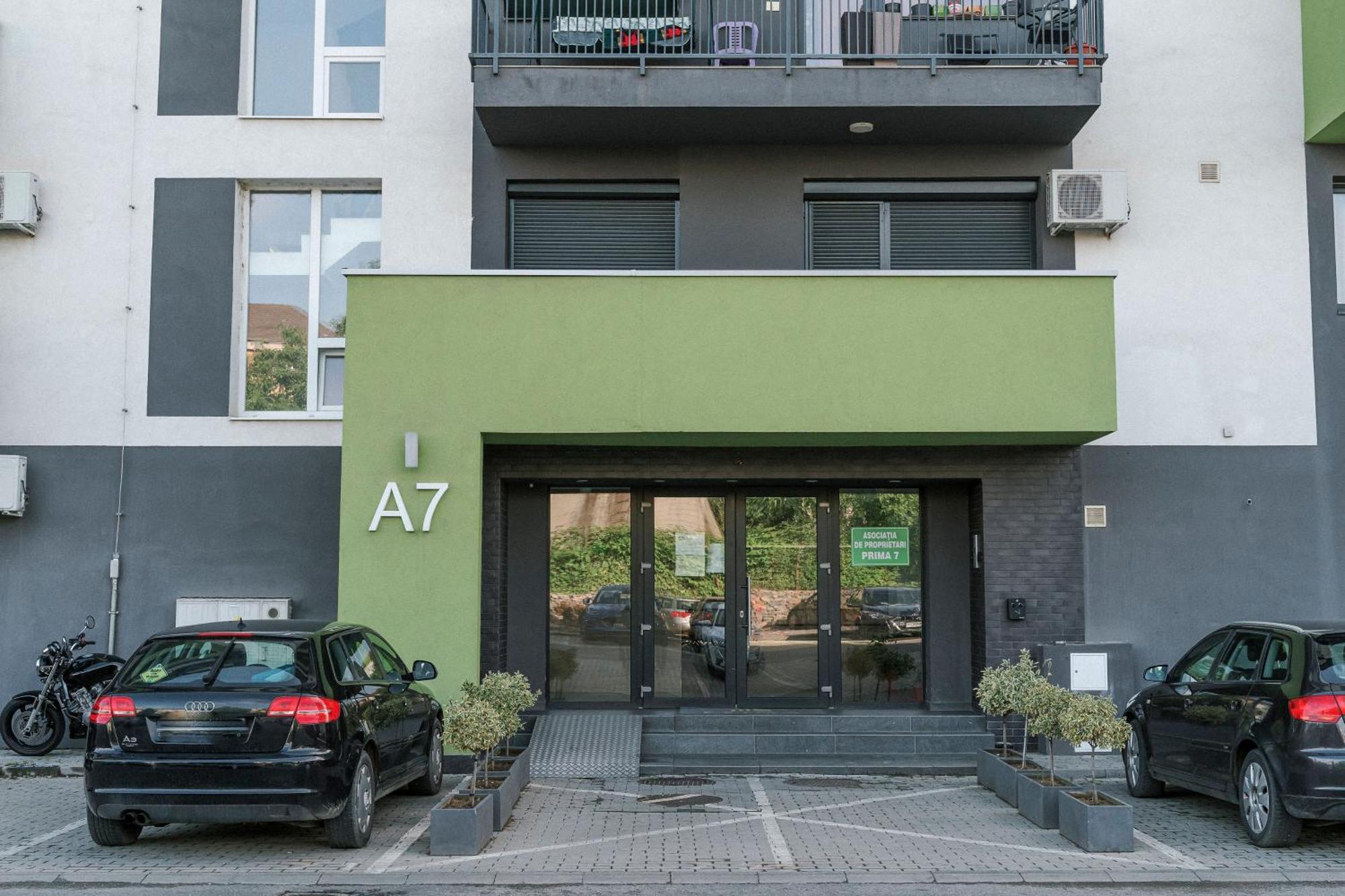 M&M Apartment Oradea Exterior foto
